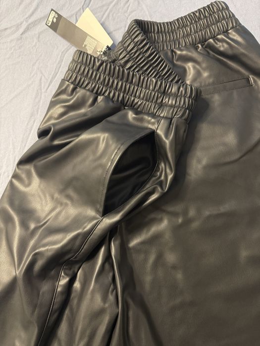 Дамски къси кожени бермуди H&M