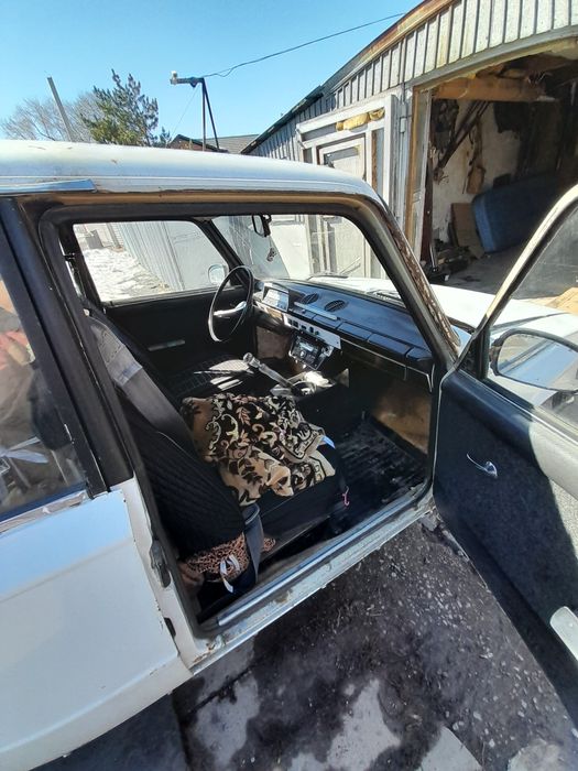 Продаю автомобиль ваз 2102