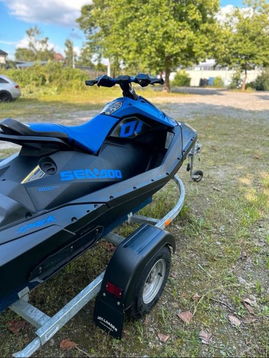 Skijet SeaDoo ( Sea Doo ) Spark Trixx 2023 + Peridoc JetLoader 8499Euro