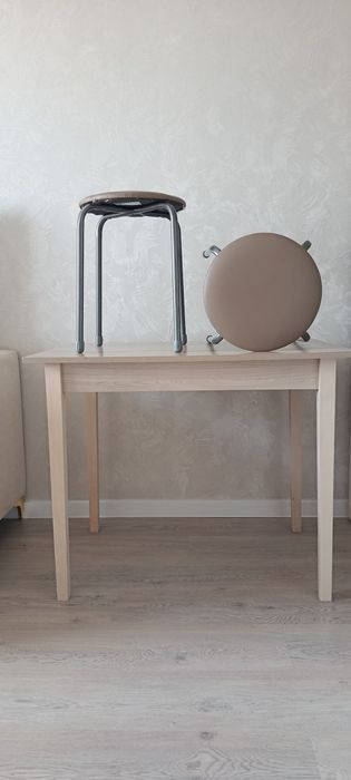 Продам комплект стол и 4 стула Калинка