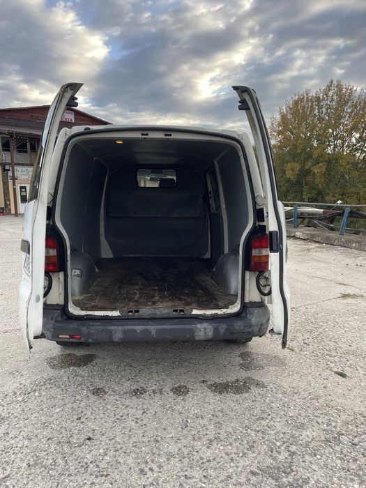 Volkswagen Transporter 2004 diesel, 2.911 € — imagine 3