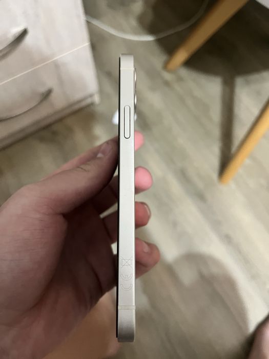 Продам айфон 12