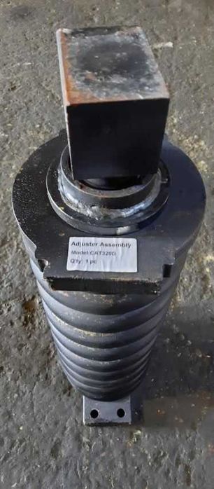 Натяжитель гусеницы для спецтехники