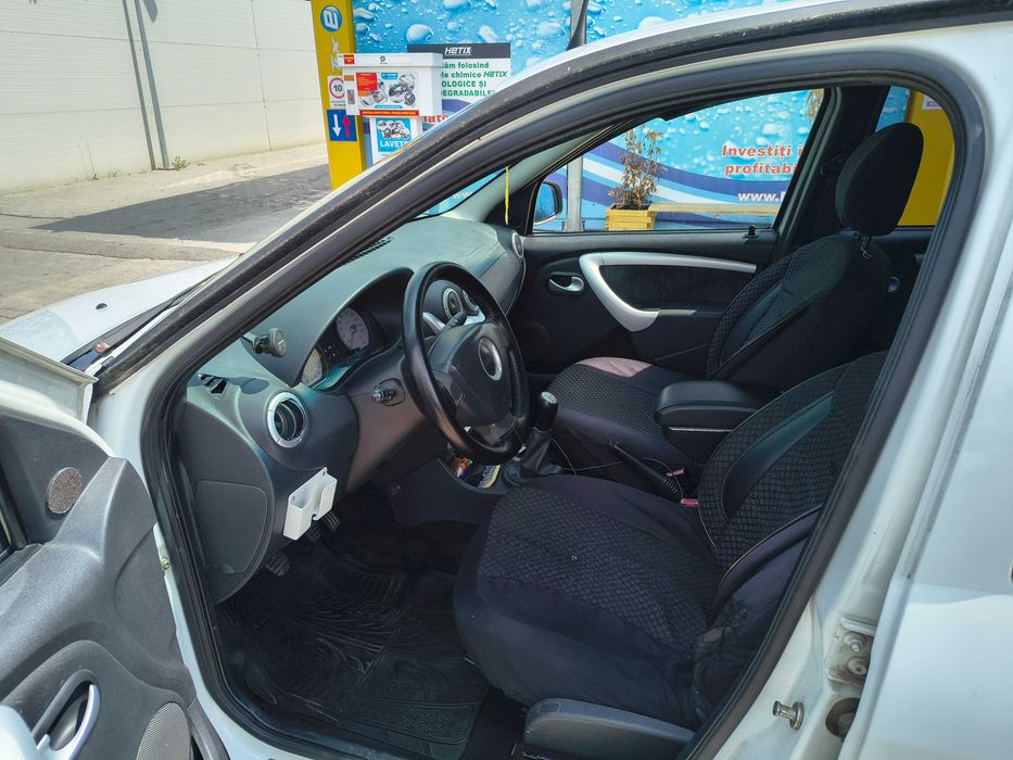 DACIA Logan 2011