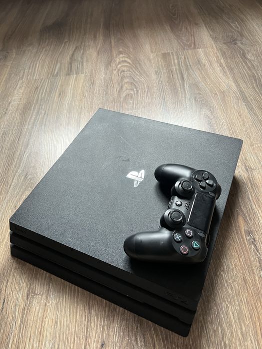 Vand/schimb Ps4 PRO 1TB