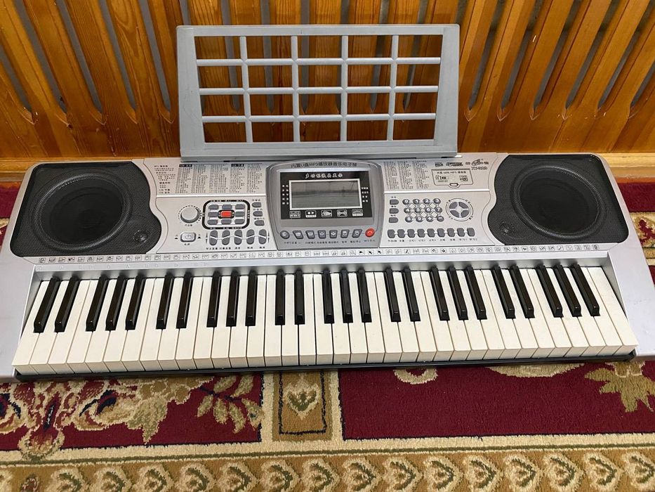Продам синтезатор (электропианино)