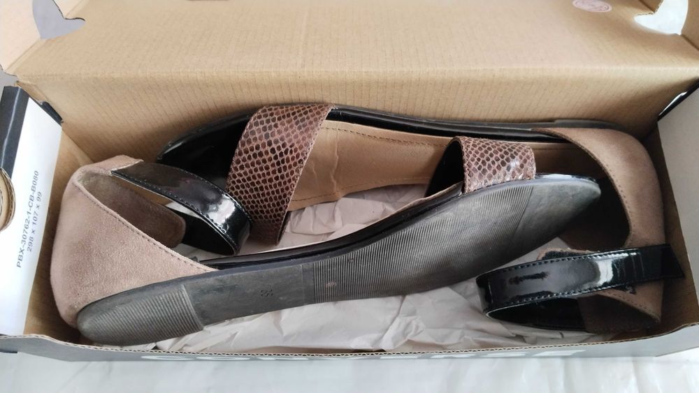 Дамски сандали с лак равни