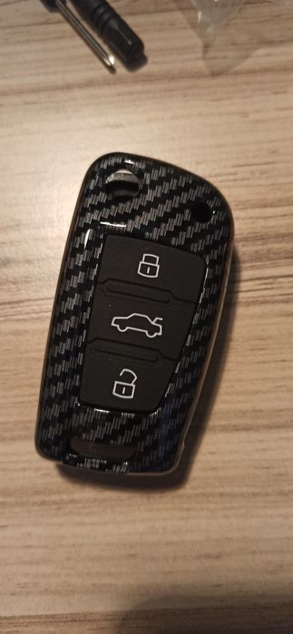 Карбонов калъф за ключ Audi A3 A4 A5 A6 A8 C4 C5 C6 RS3 Q3 Q5 Q7 RS