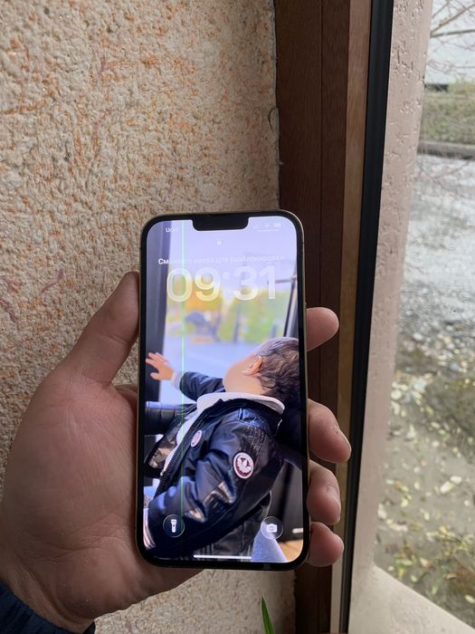 Iphone 13 promax  gold ekran uziniki ozgina palasa bor