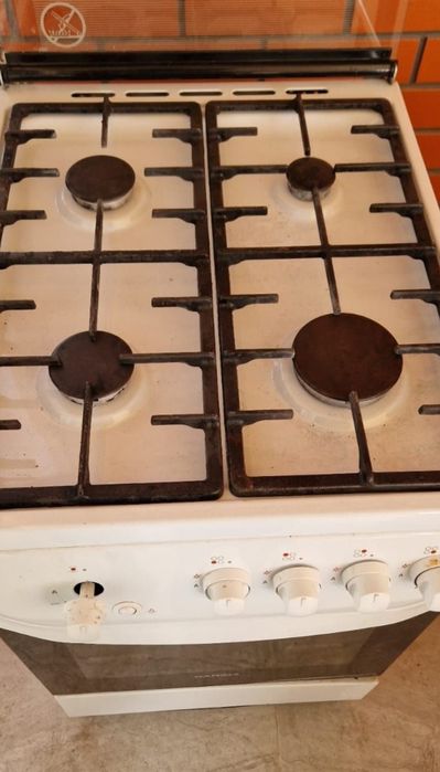 Продам газовую плиту