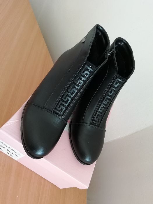 Нови дамски боти номер 36