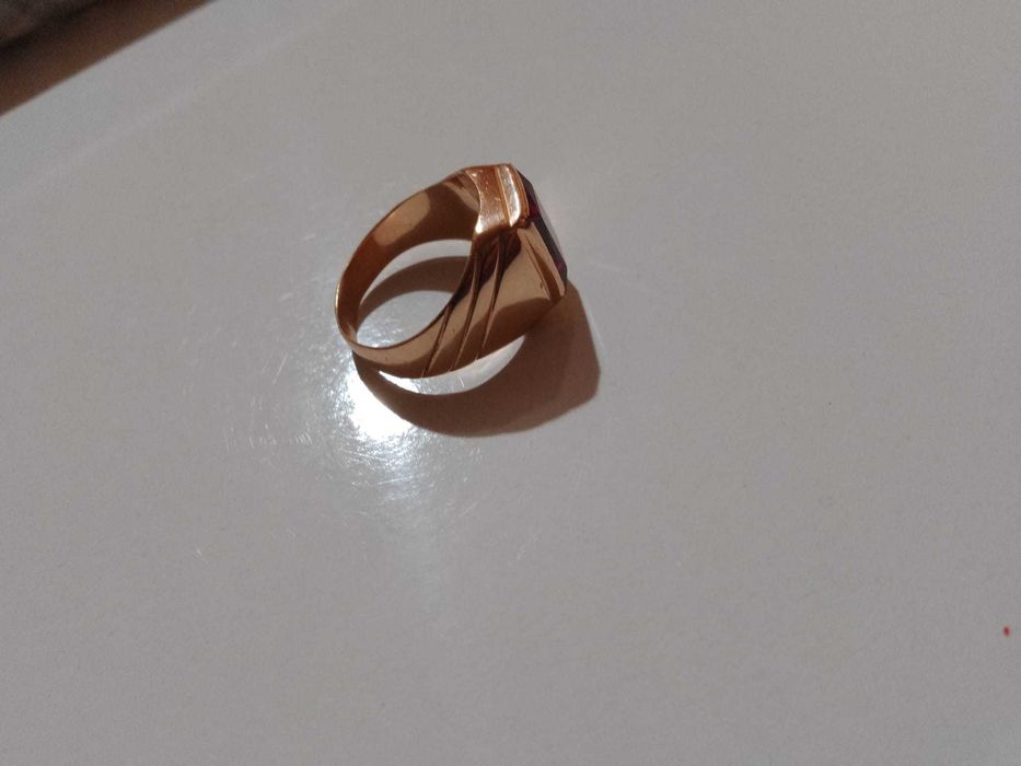 Златен мъжки пръстен