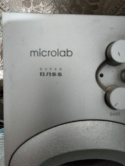 Продам муз центр Микролаб