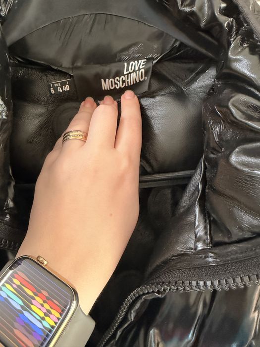 Geaca groasa iarna/munte lucioasa oversize -Logo Moschino la vedere