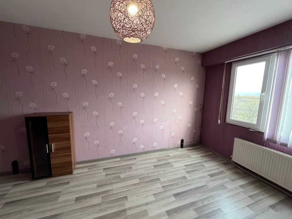 Тристаен апартамент (преустроен от двустаен) за продажба – ж.к. Изток, Казанлък