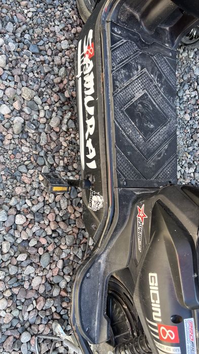 GICIN SK8  скутер
