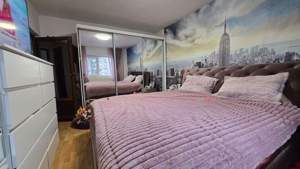 Apartament 3 camere spațios