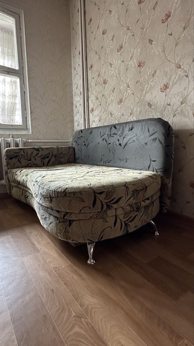 Отдам диван б/у