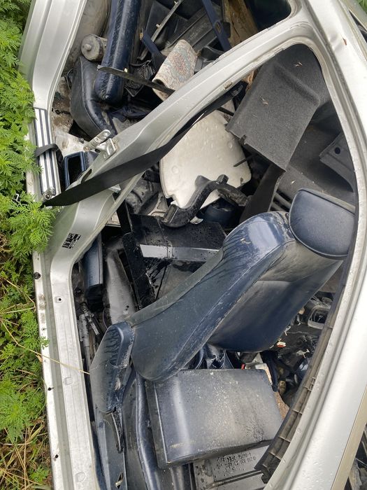 Запчасти на мерс 210 лупарик mers w210.