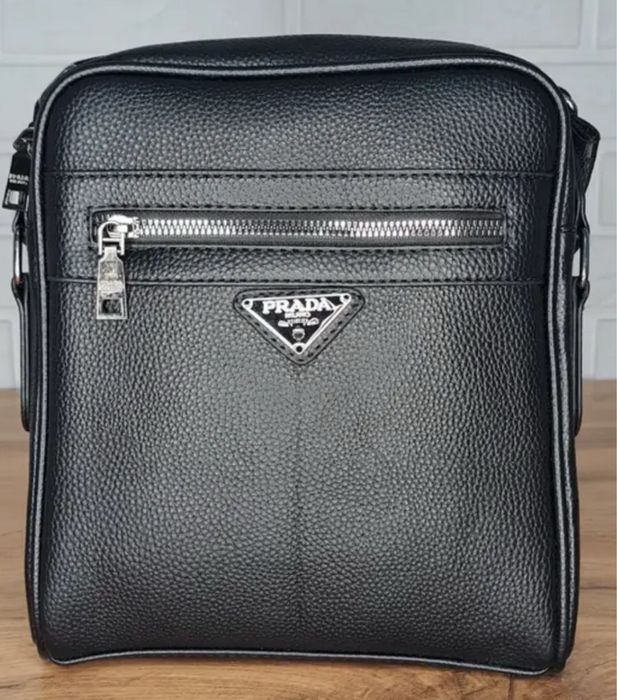 Продам мужскую барсетку PRADA