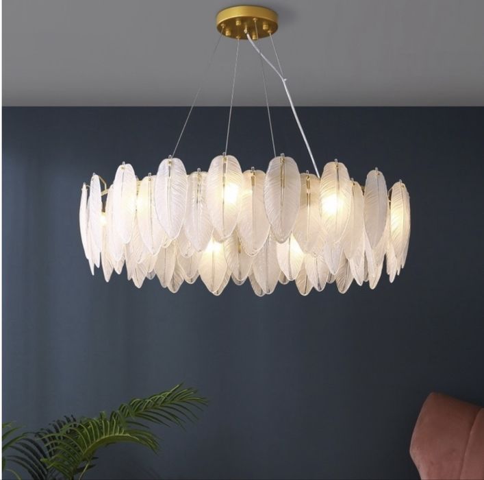 Продам люстру новая