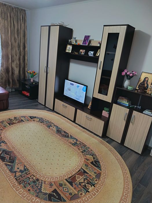 Inchiriez apartament cu 2 camete