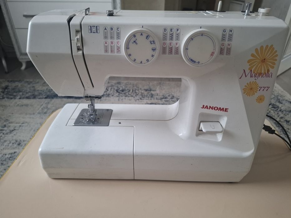 Швейная машинка б/у