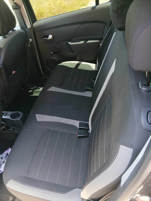 Proprietar, vand Dacia Sandero, an fabricatie august 2019. O vand deoarece detin doua masini in familie si una dintre ele trebuie sa plece.