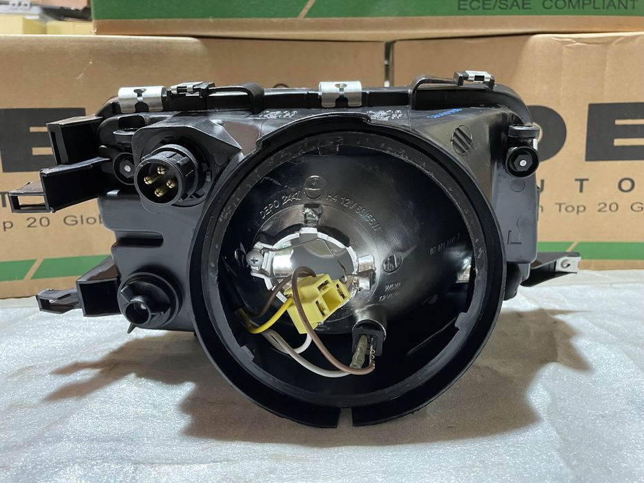 Фары на Audi 80 B4