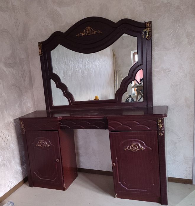 Шкаф + теремо сотилади