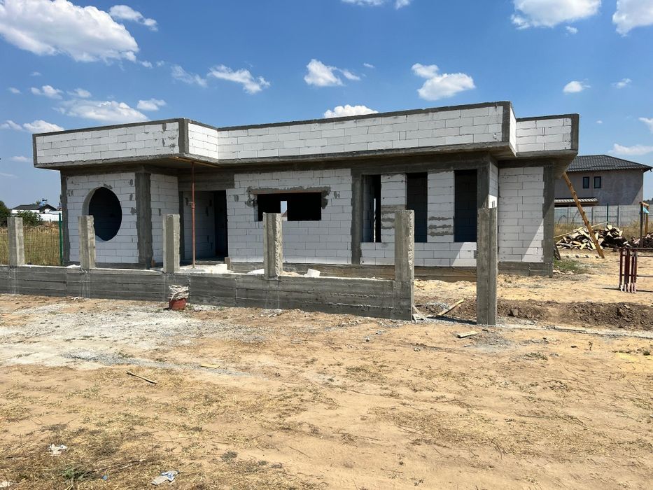 Construcții case la roșu sau cheie