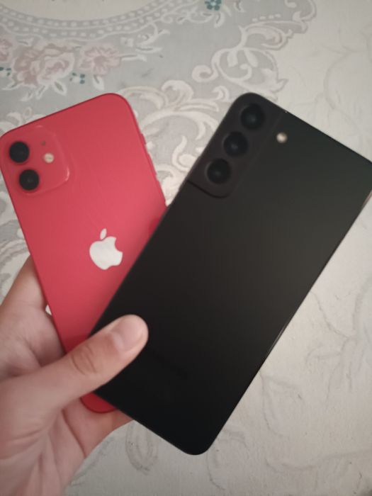 Samsung S22+ и Iphone 12