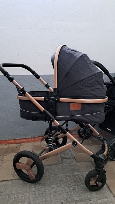 Коляска  Фирменная .