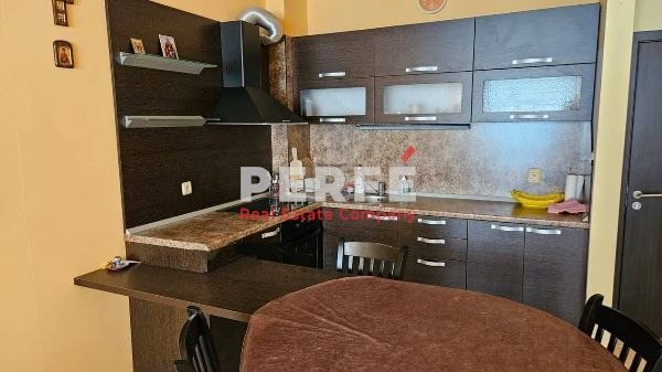Продава се Двустаен апартамент в к.к. Слънчев бряг - 65 кв.м за 1077 €/кв.м - Снимка #1