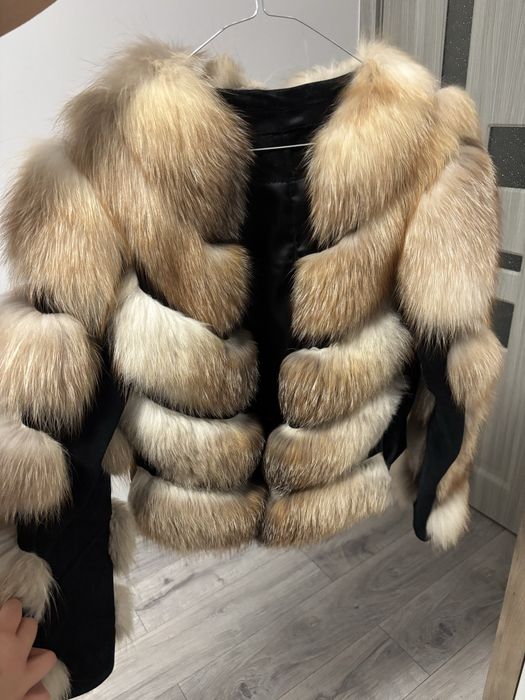 Vand haina de blana cu maneci detasabile