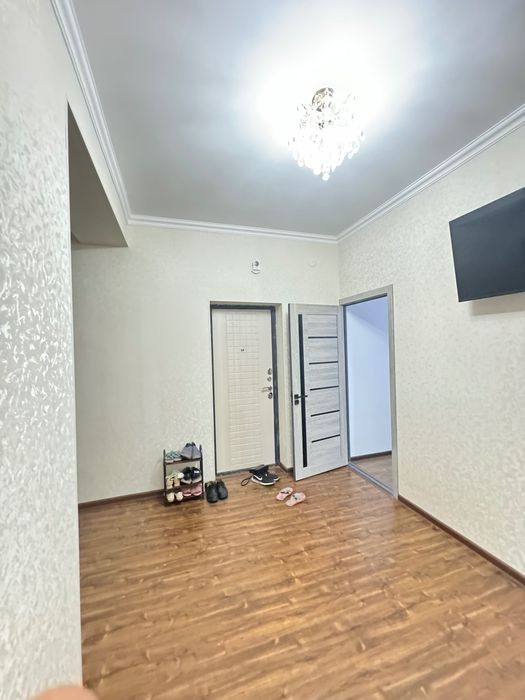 Продается ЖК Азия Хаус Новостройке квартира с ремонтом  2/7/8  42м2