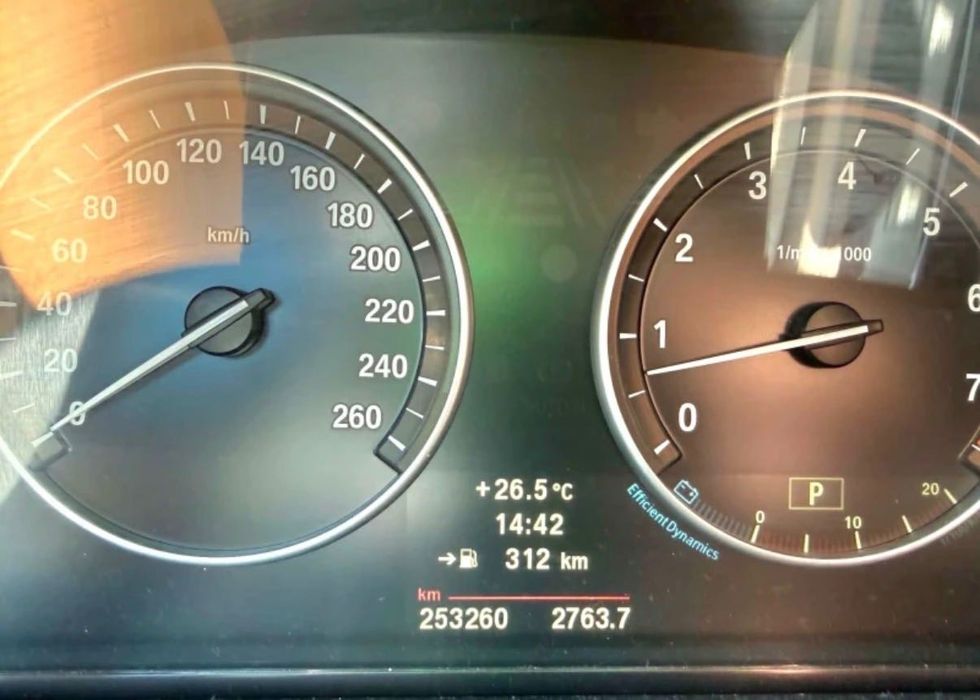 Автомобил BMW 523