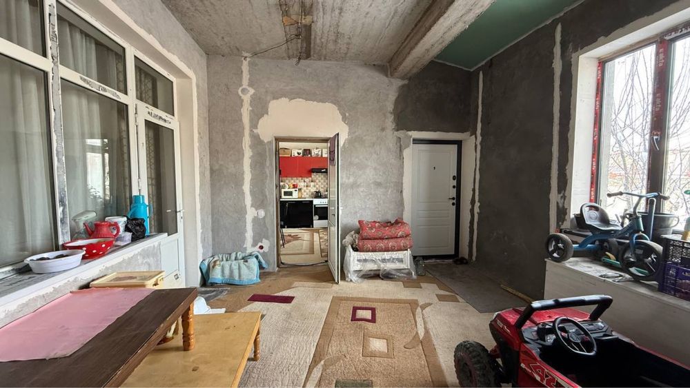 Продаётся дом 6 сотох в удомном расположени