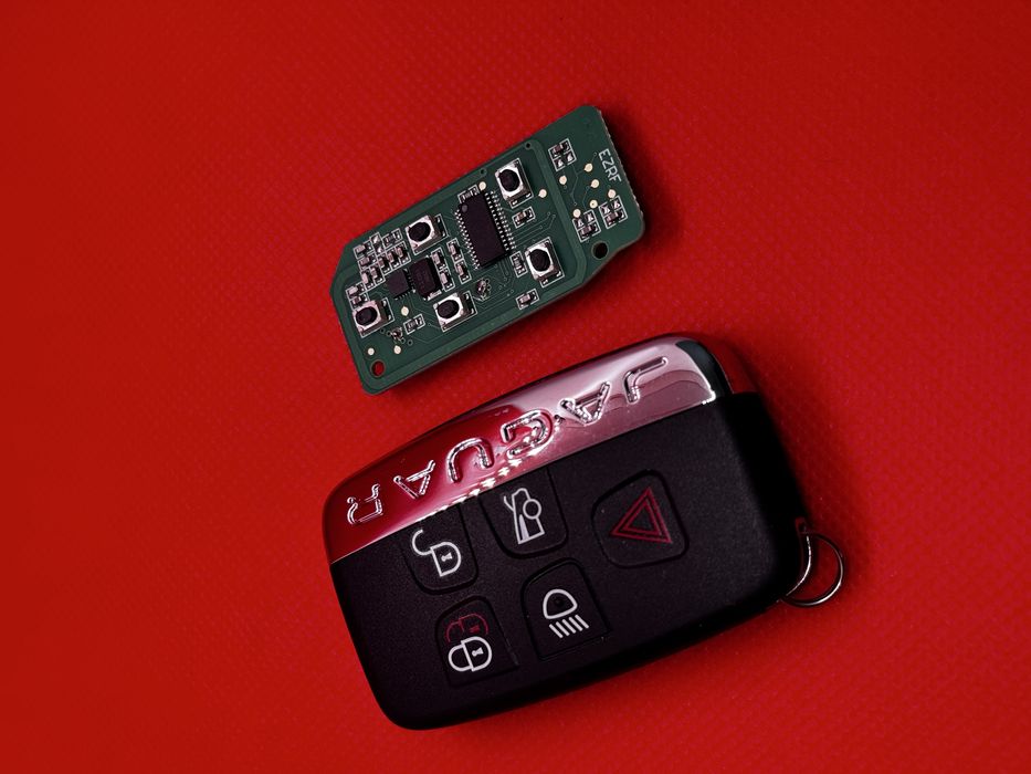 Copiere și programare chei Jaguar / Range Rover 2008–2015