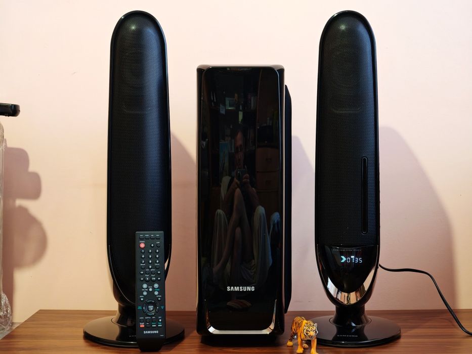 Samsung RTS-HE10. A/V system 2.1. O realizare de top. Preț fix !