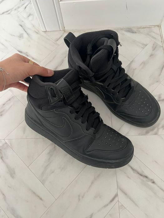 Продам оригинальные кроссовки Найк!