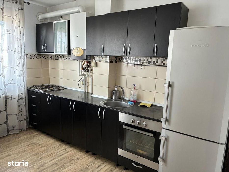 Inchiriez apartament 2 camere  Prelungirea Ghencea cu loc de parcare.