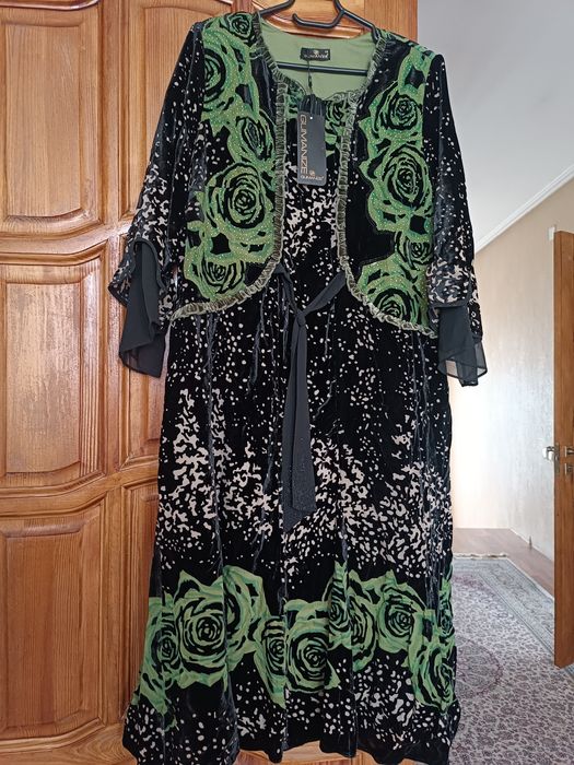 Продам платье новый