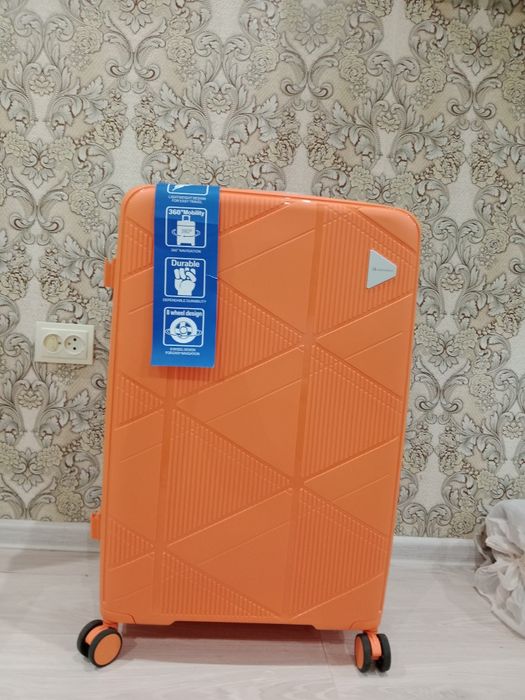 Чемодан большой новый