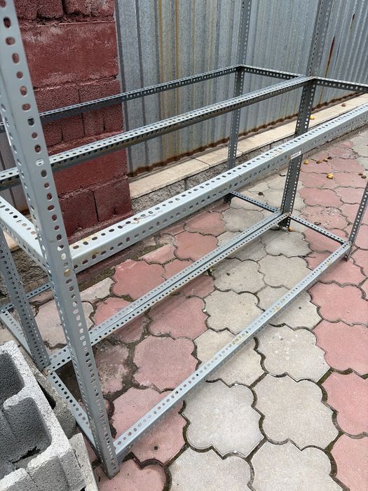 Продам стеллажи, полки