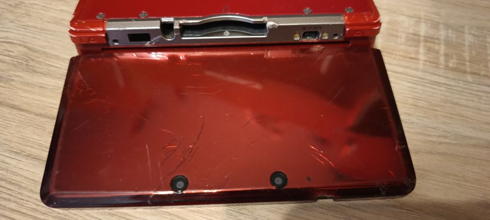 Nintendo 3DS pentru piese VÂNDUT.