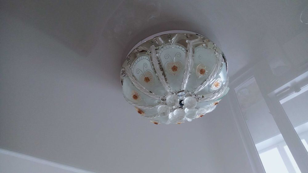 Срочно продам люстру