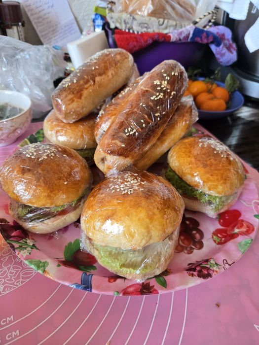 Бургеры, сосиски в тесте