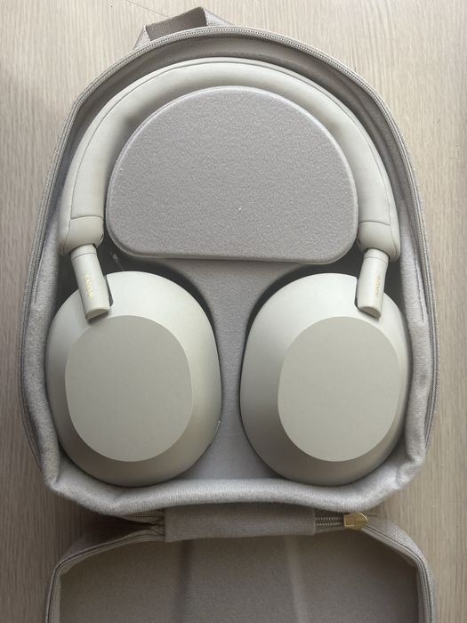 Наушники Sony WH-1000XM5