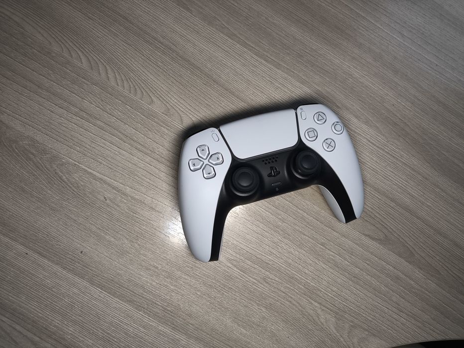 Продаю игровую консоль PS 5